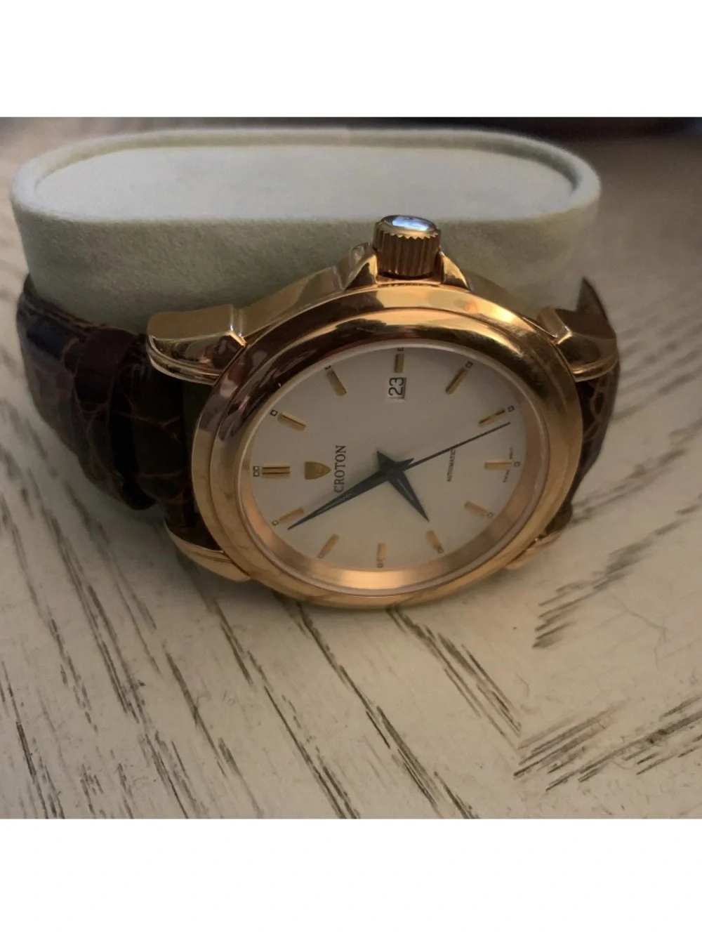 Croton elegant wristwatch